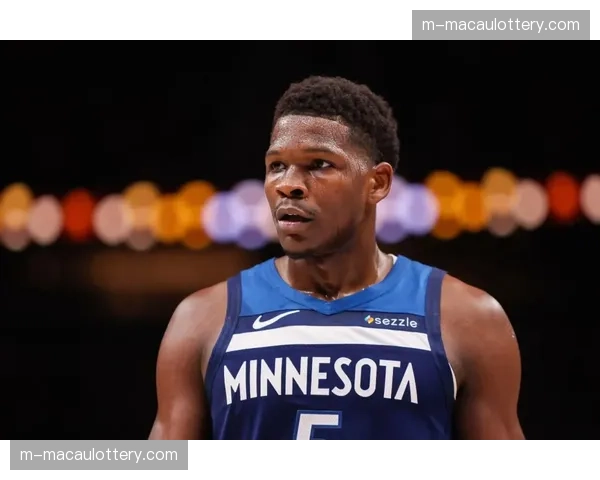 森林狼次节净胜17分逆转 爱德华兹主导挡拆进攻波