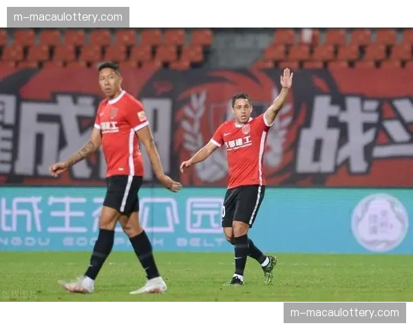 成都蓉城首轮89%传球成功率，罗慕洛中场调度展现组织核心价值